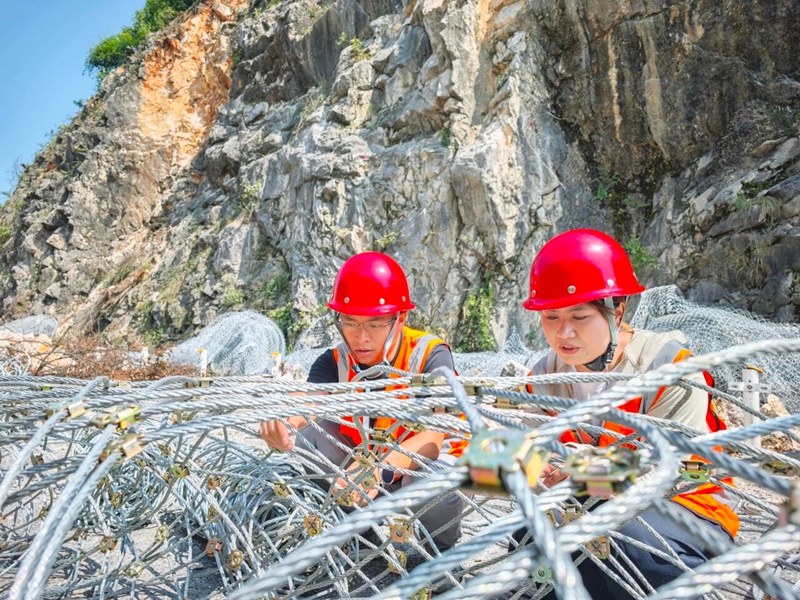 4 图为地灾项目材料检查.jpg