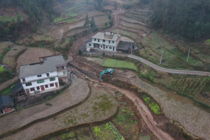 河道加固建设现场。税会静摄
