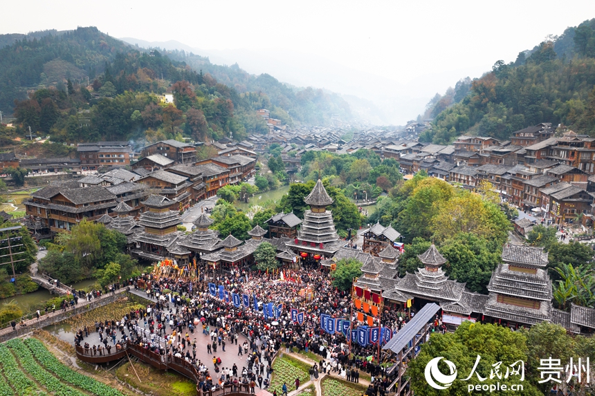 12 2025年12月20日，貴州省黔東南州黎平縣舉辦侗年系列慶祝活動，當地侗族同胞與各地游客一起歡度傳統佳節，共賞侗族文化魅力。人民網記者 涂敏 攝