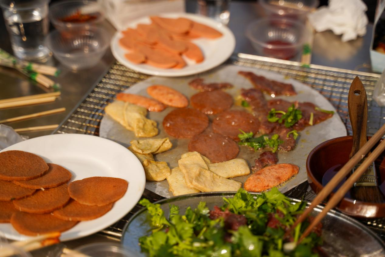 圍爐茶香漫，賽事意未盡。