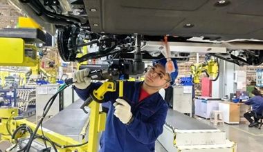 遵義職院學子楊彰勝攔下60台流向市場的隱患車