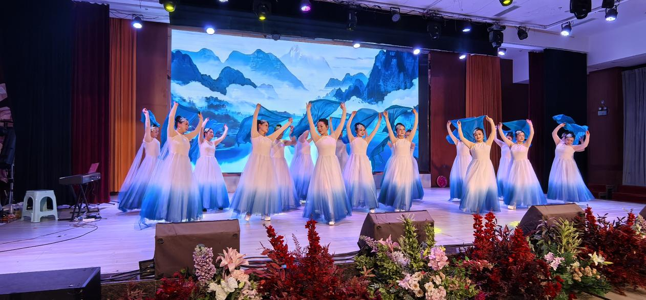 文艺汇演现场。