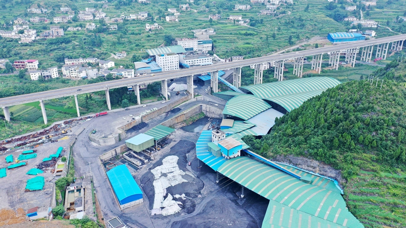 6、習水縣馬臨街道振興煤礦。羅利飛 攝