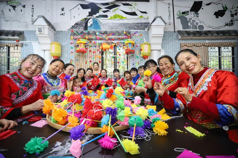 印江花灯的烟火气。