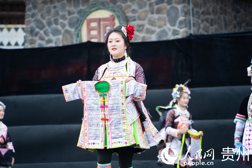 侗族大歌展演现场。人民网 阳茜摄