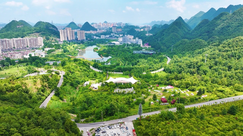 10 图为国道246进入六盘水市区路段。王建霞   摄.jpg