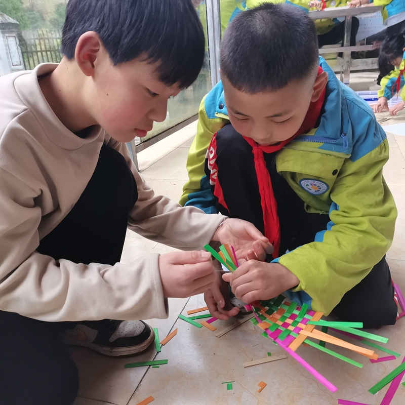 三岔河鎮中心小學拓展課程：竹編。.jpg
