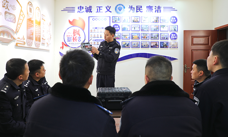 警用无人机操控培训。