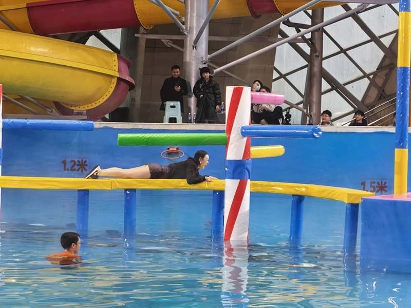 九股水温泉“热浪闯关季”直播嘉年华启幕。