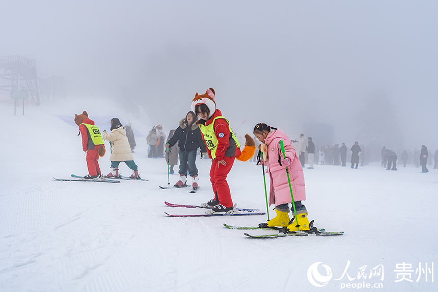 貴州六盤水：滑雪場開板 冬季旅游體驗升級