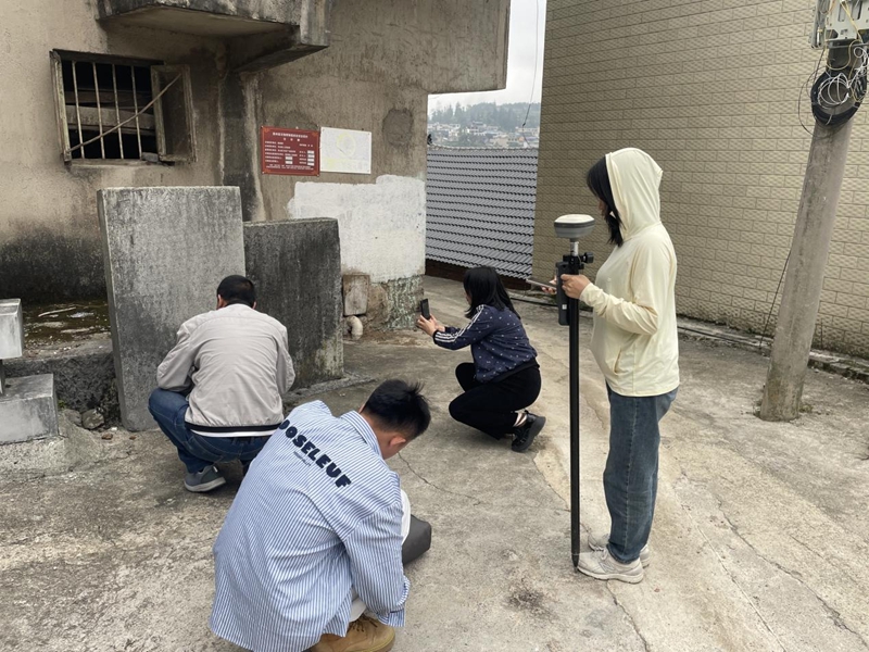 普查隊員開展實地調查工作 區文旅局提供.jpg