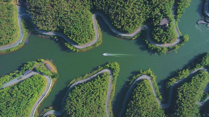 湖光山色。郵儲銀行貴州省分行供圖