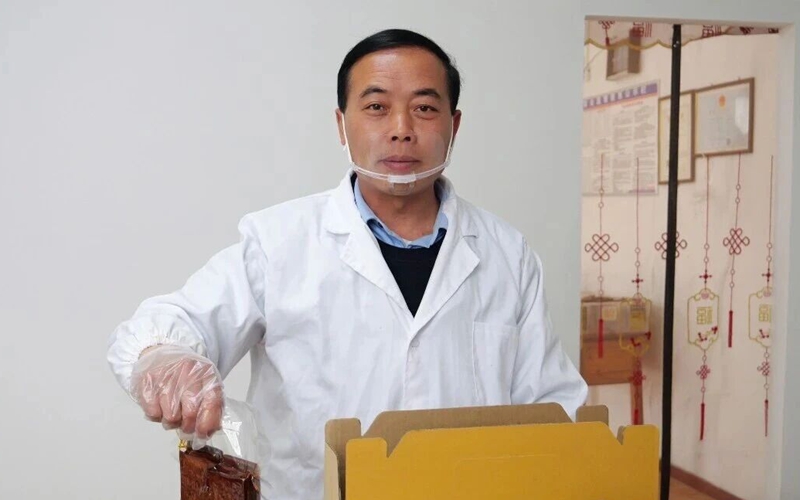 松桃水冲村：传承百年豆腐干俏销年货季。