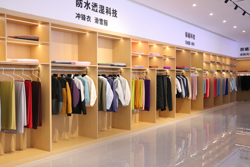 毕节宏盛纺织科技有限公司纺织车间。