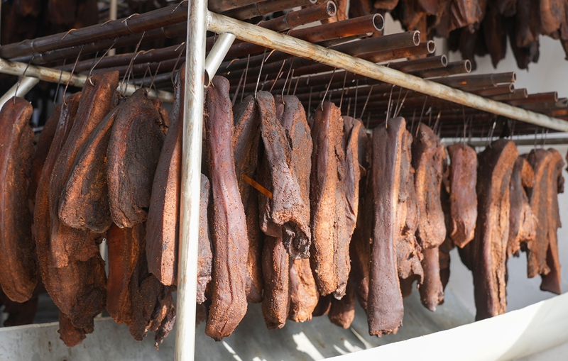 臘肉成品。陸勁鬆 攝.jpg