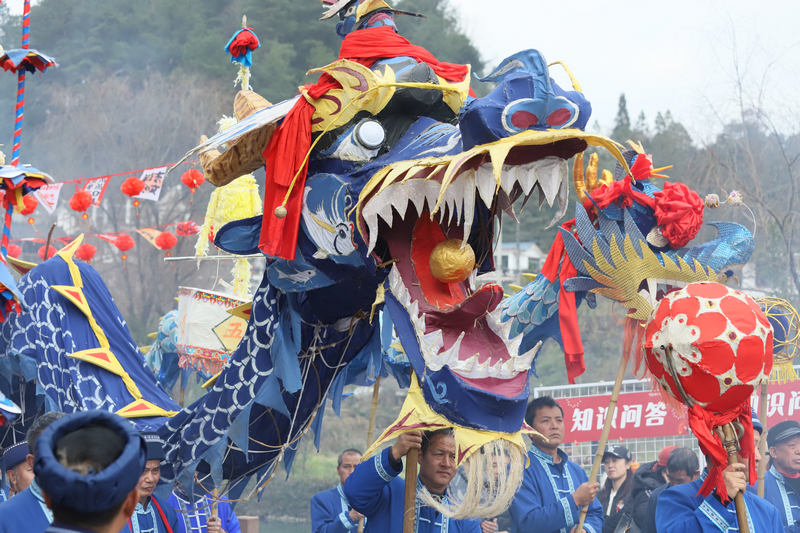 民俗巡游。黎荣摄