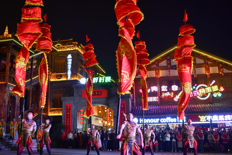 中幡表演。王印摄