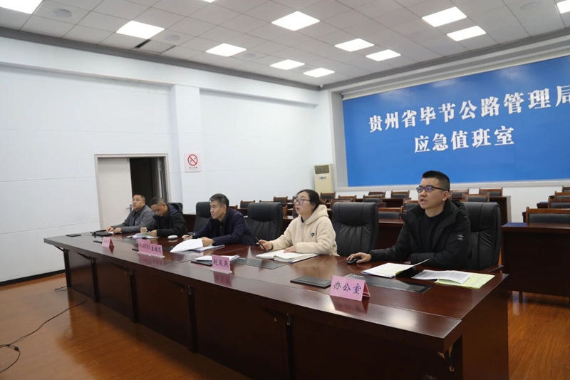 5 图为调度现场 &nbsp; 毛佳宜 摄.jpg
