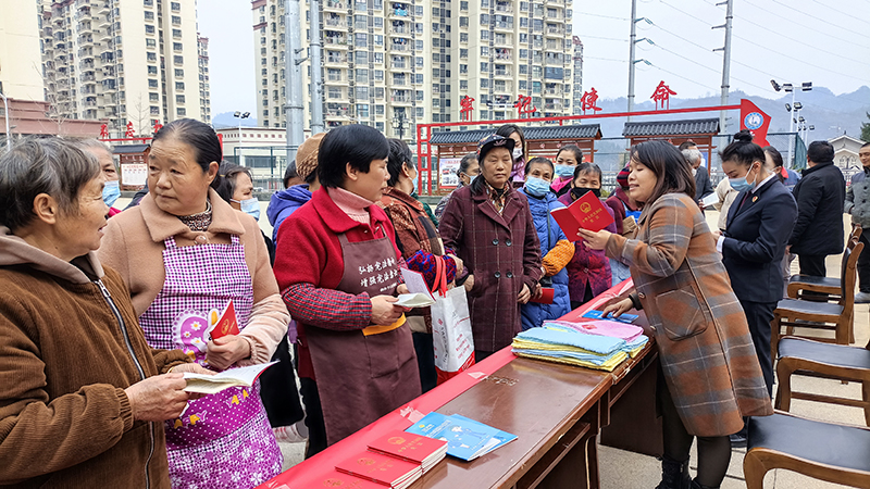 旺家社区开展法治宣传活动。