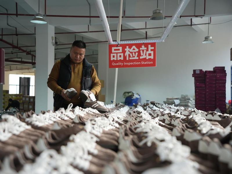 開足馬力趕訂單 凝心聚力沖首季。