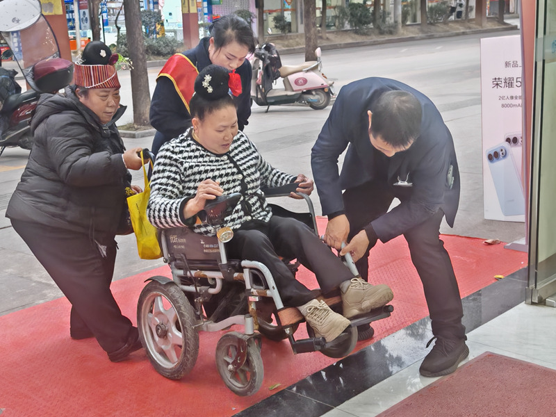 圖為貴州移動暖意服務不斷。