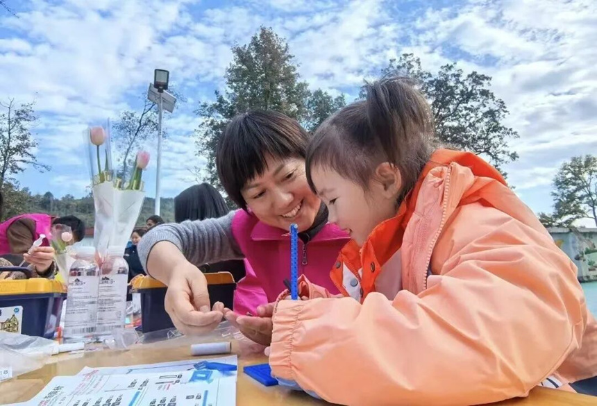 貴州銅仁市推進全國文明城市創建工作。