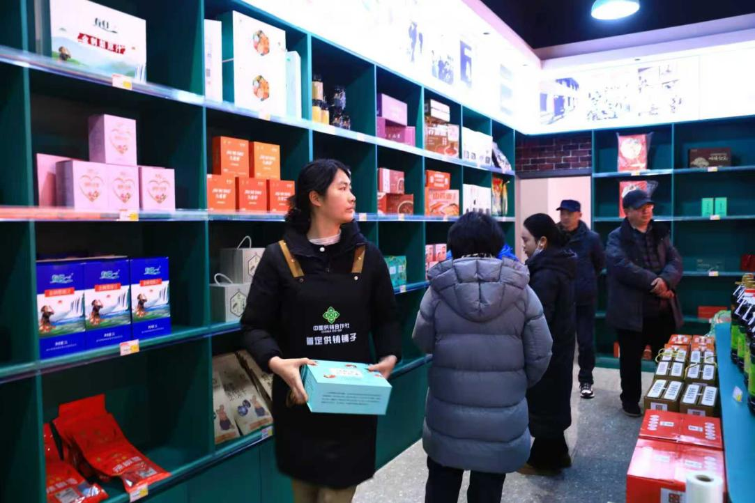 供銷鋪子裡農特產品。