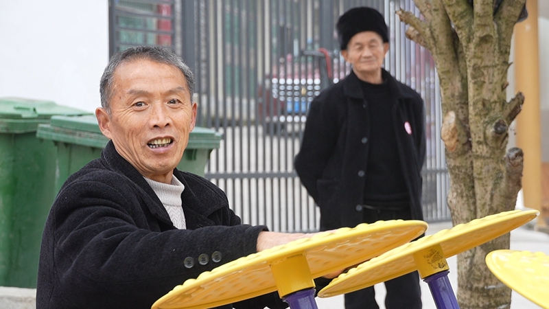 鍛煉（蘇暢莉  攝）.jpg