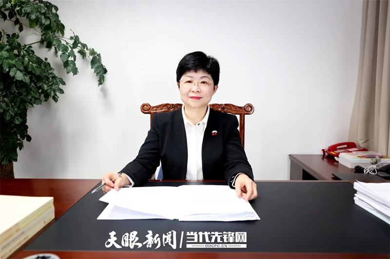 省政協委員，貴州省司法廳黨委書記、廳長余敏