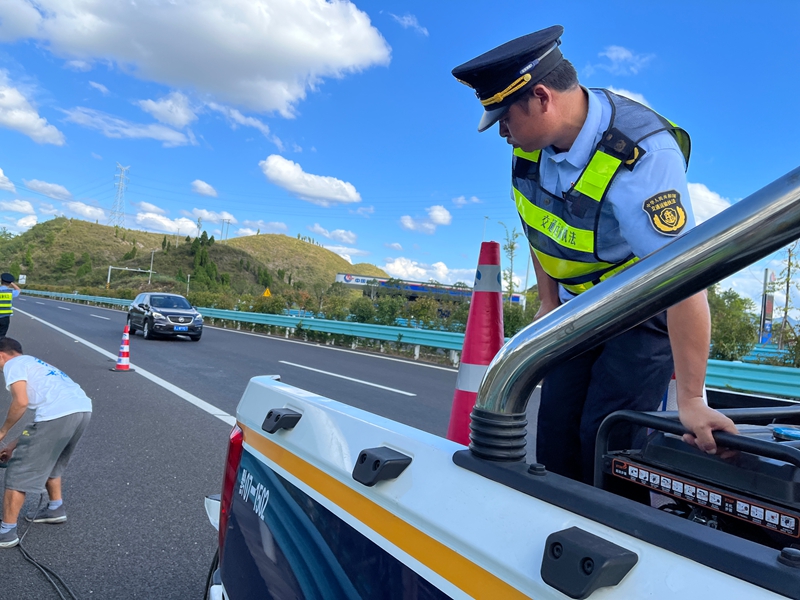 6 組織開展車輛救援