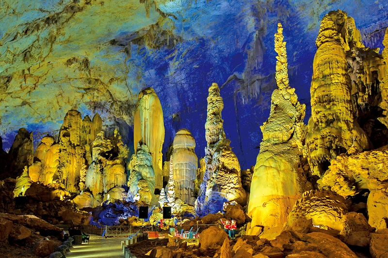 3織金洞千姿百態映國寶  賈慶祥攝s.jpg