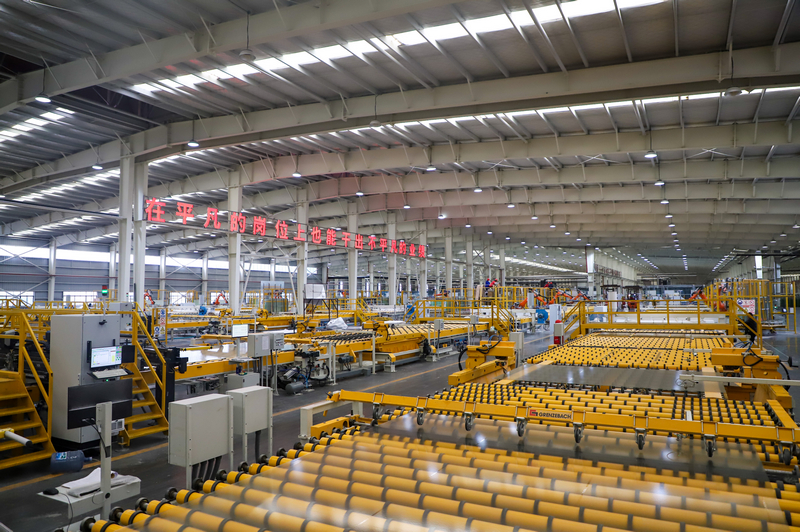 貴州黔玻永太新材料有限公司生產車間大景。龍藝攝