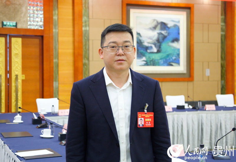 貴州省人大代表，銅仁市碧江區委副書記、區長張勇。人民網 龍章榆 攝