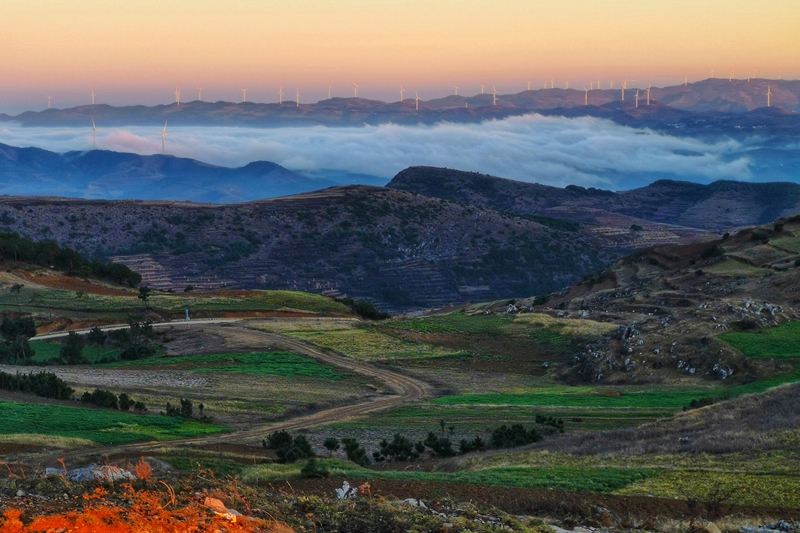 海拉镇大海子风电场。