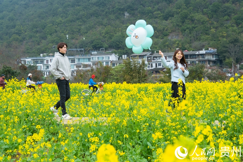 外媒沉浸式感受田园诗意。人民网 阳茜摄.jpg