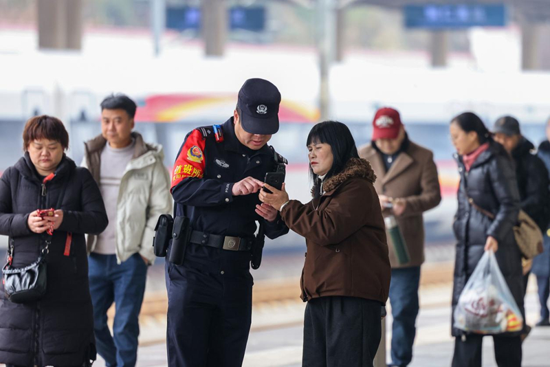 2026年春運開啟 多方護航回家路。