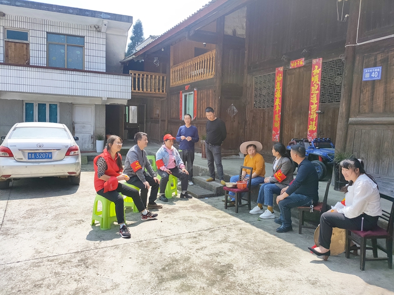 解决群众的烦心事。