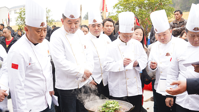 評委品嘗並打分。