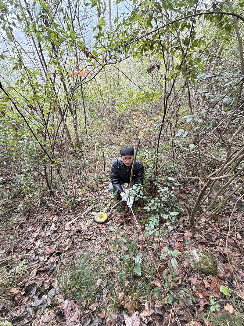 聯培研究生在貴陽市開展生物多樣性調查。
