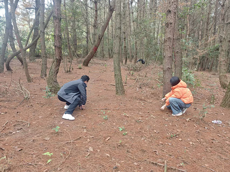 聯培研究生開展貴州省林下可燃物調查。