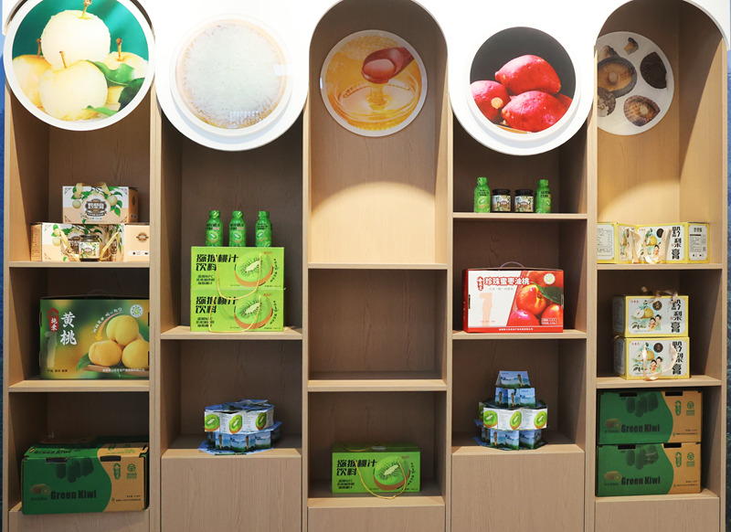 施秉縣白垛鄉推出的系列助農產品。