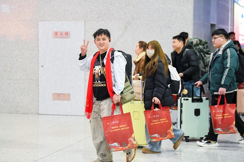 “青春遇见贵州·春晖号”春节直通车公益活动。共青团贵州省委供图