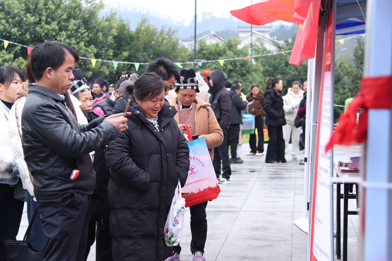 招聘會現場 (2).JPG