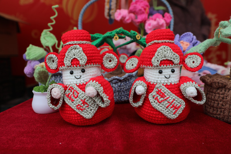 圖為織物飾品。