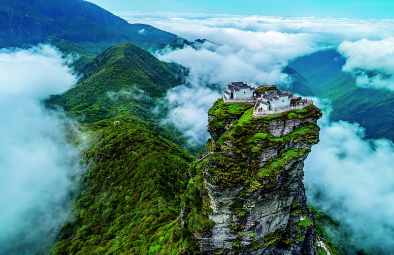 铜仁梵净山。