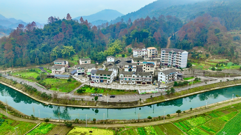 绥阳县蒲场镇新场村航拍。李前勇摄