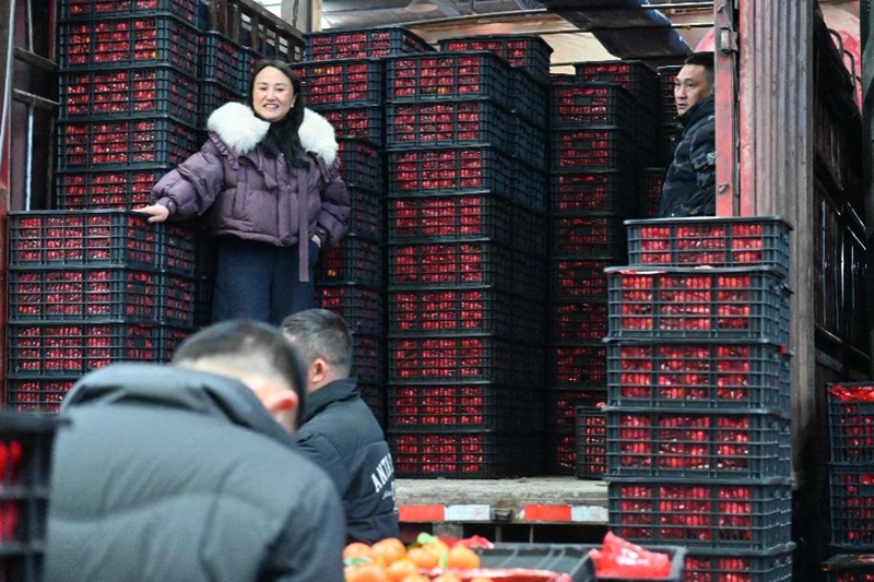 商戶正在卸貨。