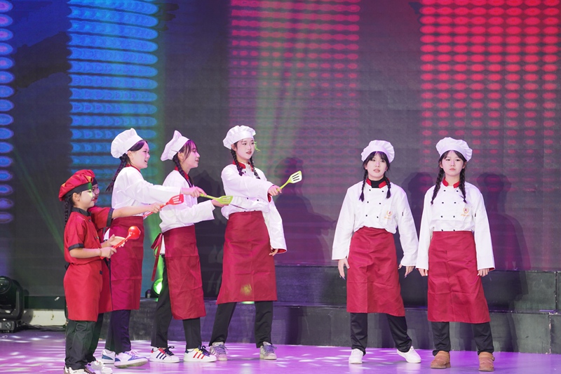 街舞《年夜饭·好嗨哦》 黄源汇 摄