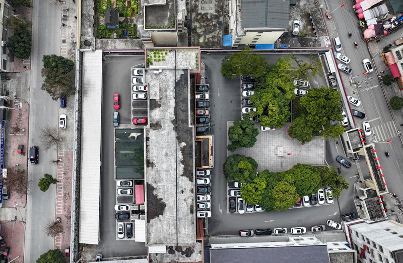 免费开放停车位航拍图。