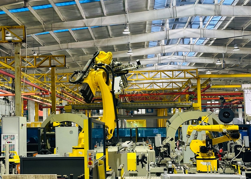 机器流水线高速运转